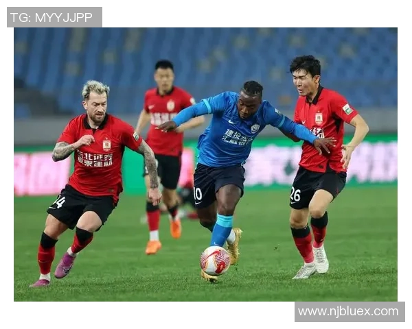 外国球星加盟中国足球对提升联赛水平和文化交流的深远影响分析