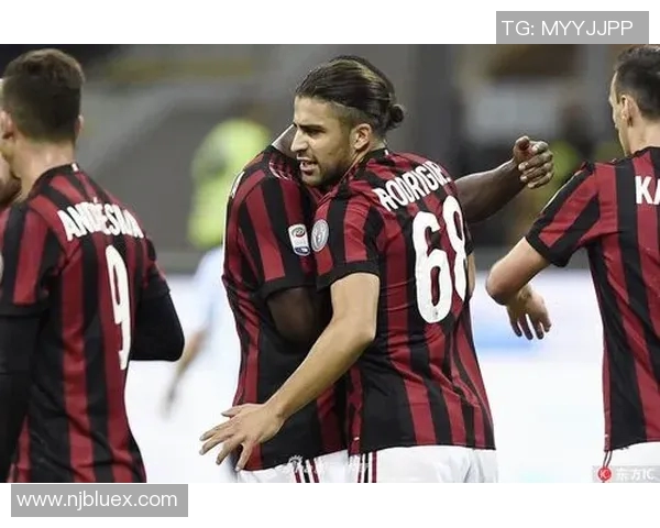 足坛闪耀兄弟情同心携手共创绿茵传奇故事